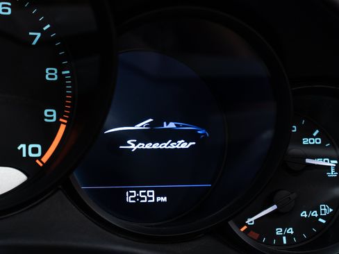 Certified 2019 Porsche 911 Speedster RWD image 18