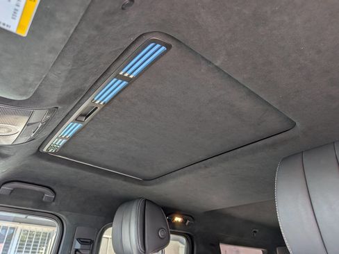 Used 2022 Mercedes-Benz G 550 image 24