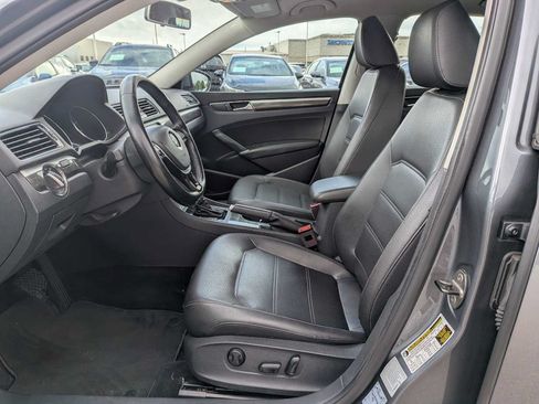 Used 2018 Volkswagen Passat 2.0T SE FWD image 15