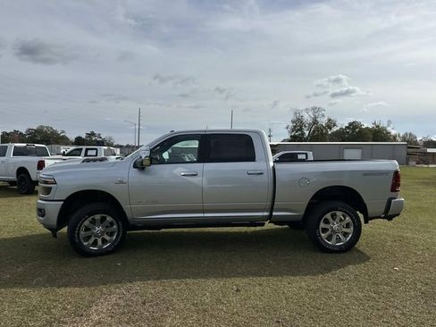 New 2026 RAM 2500 Laramie AWD/4WD image 15