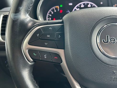 Used 2019 Jeep Grand Cherokee Laredo image 13