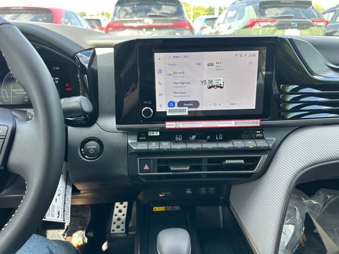 Used 2026 Toyota Camry SE FWD image 13