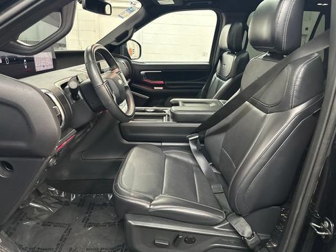 Used 2025 Ford Expedition Platinum w/ Stealth Performance Package AWD/4WD image 18