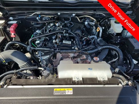 Used 2025 Toyota Tacoma TRD Sport AWD/4WD image 31