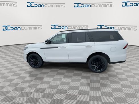 New 2026 Lincoln Navigator Reserve w/ Jet Appearance Package AWD/4WD image 5