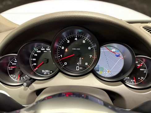 Used 2016 Porsche Cayenne AWD/4WD image 28