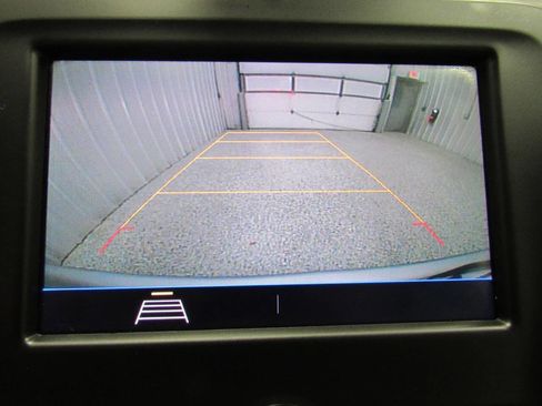 Used 2021 Chevrolet Equinox LS w/ LS Convenience Package image 39