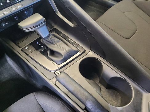 Used 2025 Hyundai Elantra Sport FWD image 26
