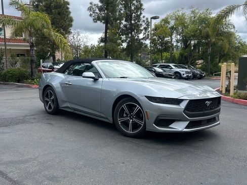 Used 2025 Ford Mustang Premium RWD image 5
