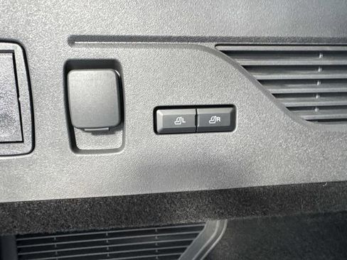 New 2026 Lincoln Nautilus Reserve w/ Jet Appearance Package image 12