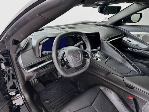 Used 2025 Chevrolet Corvette Stingray Preferred Conv w/ Z51 Performance Package RWD image 10