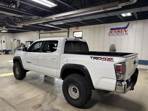 Used 2023 Toyota Tacoma TRD Off-Road w/ Black Out Package (TMS) AWD/4WD image 5