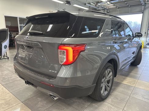 Used 2023 Ford Explorer XLT w/ Equipment Group 202A image 11