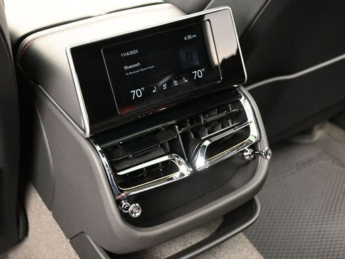 Certified 2024 Bentley Flying Spur W12 AWD/4WD image 28