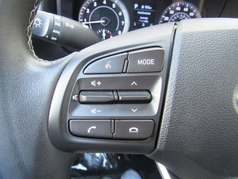 Used 2022 Hyundai Venue SEL image 34