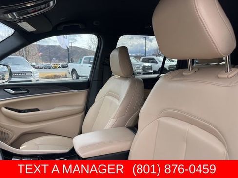 Used 2024 Jeep Grand Cherokee Limited AWD/4WD image 14