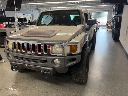 Used 2007 HUMMER H3 AWD/4WD image 3
