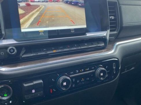 Used 2025 Chevrolet Silverado 1500 LT image 25