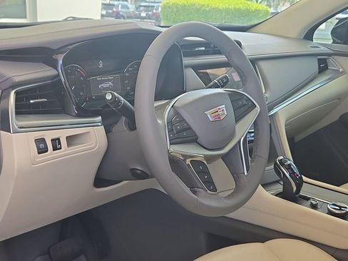 Used 2022 Cadillac XT5 Premium Luxury FWD image 11