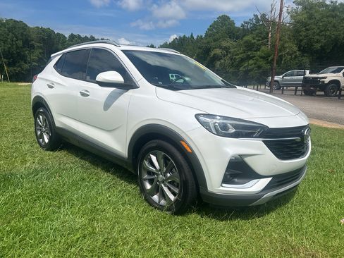 Used 2023 Buick Encore GX Essence w/ Experience Buick Package FWD image 7