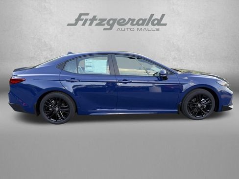Used 2026 Toyota Camry SE FWD image 8