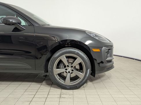 Certified 2026 Porsche Macan AWD/4WD image 11