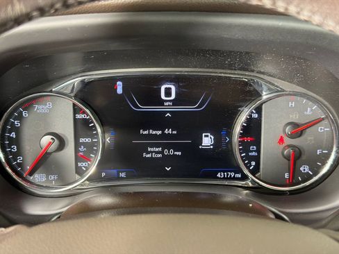 Used 2022 GMC Acadia SLT w/ Technology Package FWD image 29