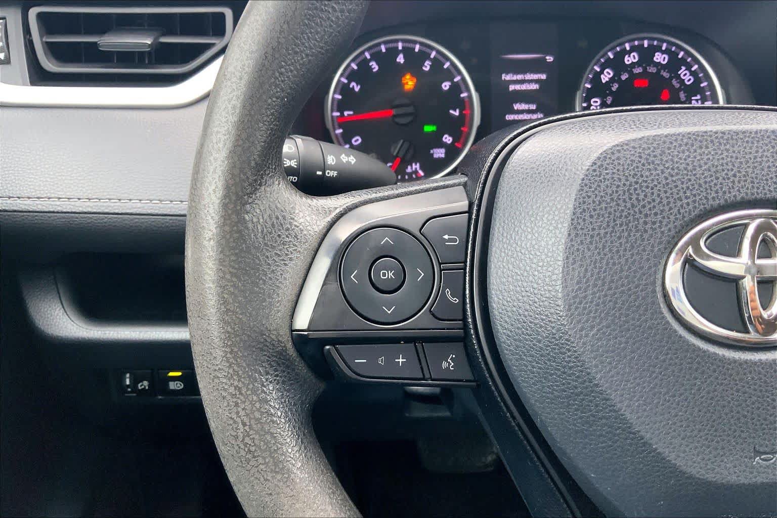 Used 2020 Toyota RAV4 XLE FWD image 23