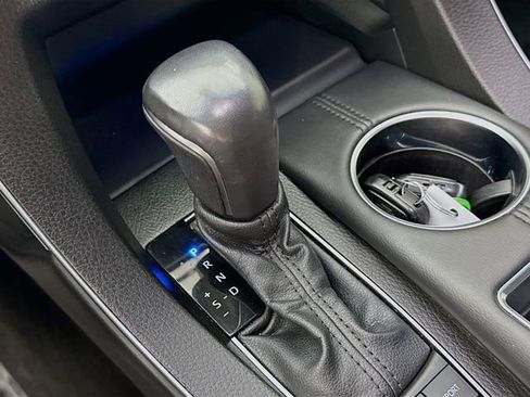 Certified 2021 Toyota Avalon XLE w/ Moonroof Package image 16