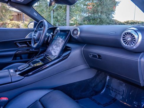 Used 2022 Mercedes-Benz SL 55 AMG 4MATIC image 21