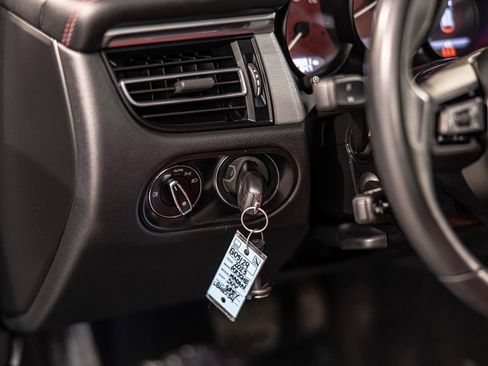 Used 2023 Porsche Macan S image 20