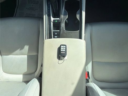 Used 2018 Honda Accord LX image 18