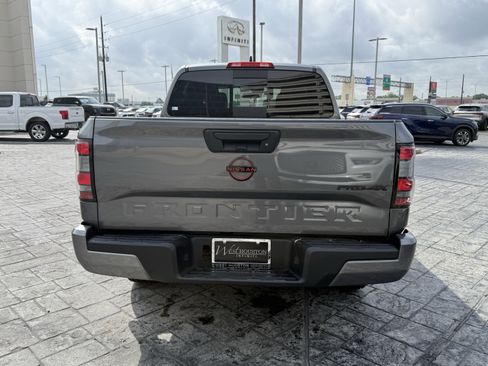Used 2024 Nissan Frontier PRO-4X w/ Off-Road Protection Package AWD/4WD image 3