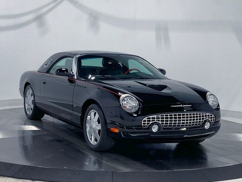 Used 2003 Ford Thunderbird image 32