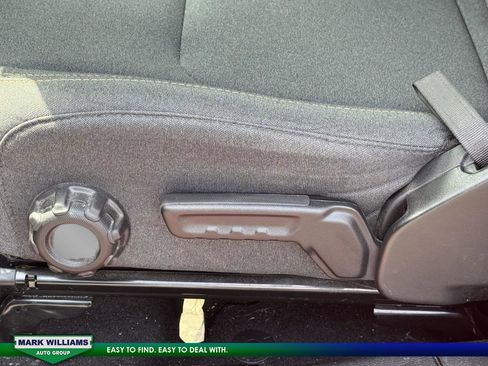 Used 2024 Jeep Wrangler Sport S image 9