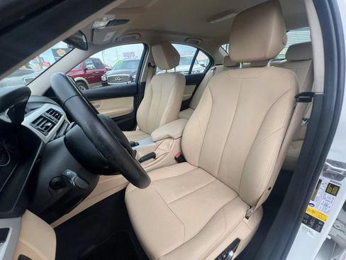 Used 2018 BMW 320i xDrive Sedan AWD/4WD image 23