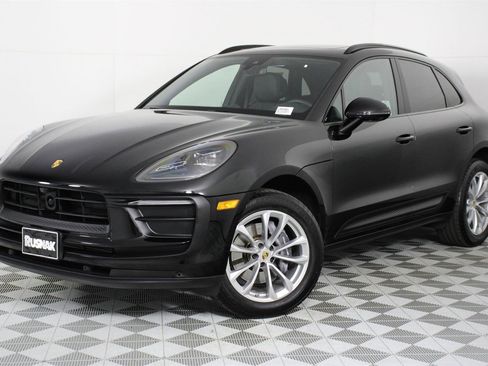 Certified 2025 Porsche Macan image 35