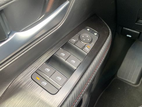 New 2026 Nissan Kicks SR w/ Cold Weather Package FWD image 17