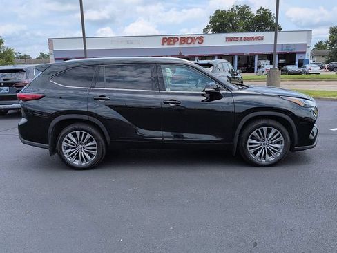 Certified 2021 Toyota Highlander Platinum AWD/4WD image 8