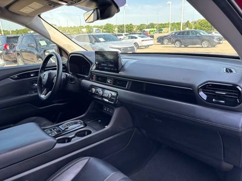 Certified 2025 Honda Pilot Touring image 23