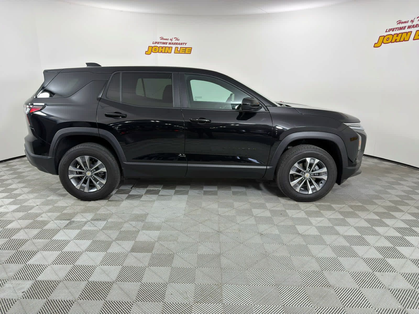 Used 2026 Chevrolet Equinox LT FWD image 7
