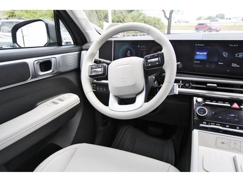 Used 2025 Hyundai Santa Fe SEL AWD/4WD image 8