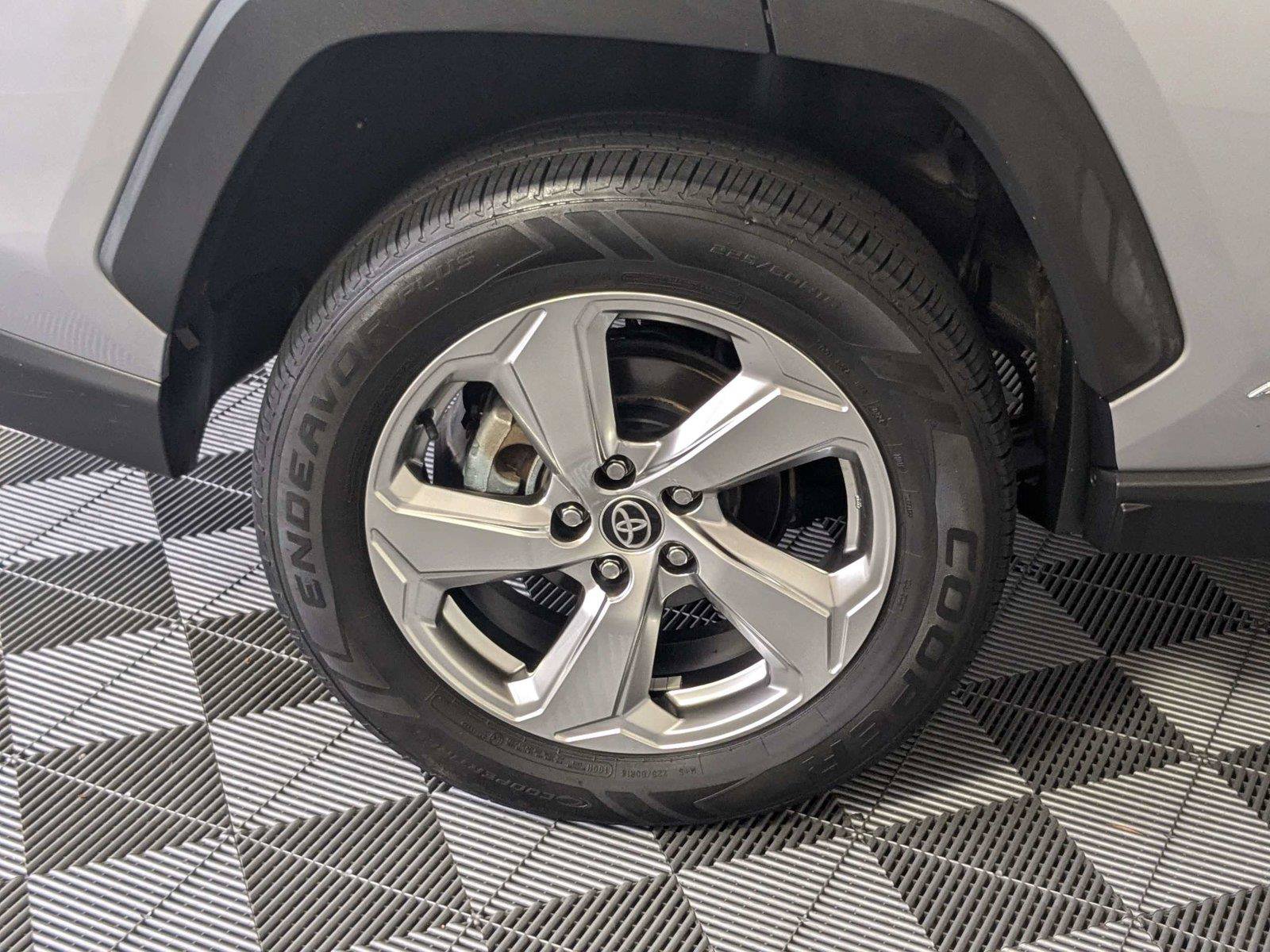 Used 2021 Toyota RAV4 Limited AWD/4WD image 10