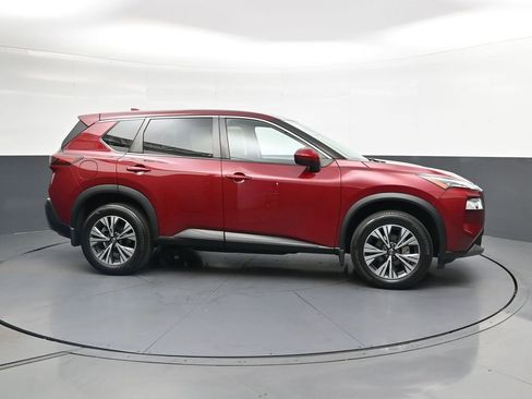 Used 2023 Nissan Rogue SV FWD image 3