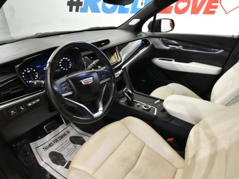 Used 2023 Cadillac XT6 Sport w/ Technology Package AWD/4WD image 11