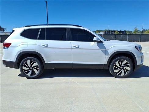 New 2026 Volkswagen Atlas SE FWD image 4