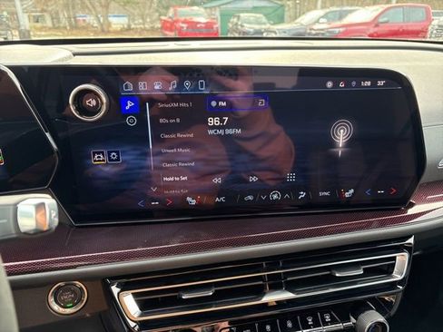 Used 2026 Chevrolet Traverse Z71 image 14