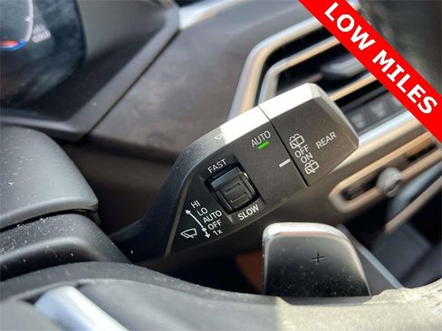 Used 2022 BMW X5 xDrive40i w/ Parking Assistance Package image 29