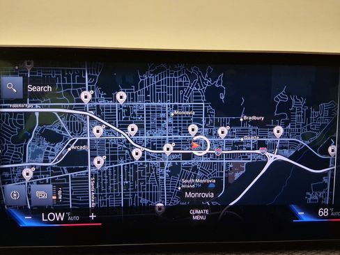 Used 2023 BMW 330i xDrive Sedan w/ M Sport Package image 23