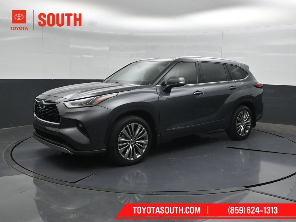 Used 2020 Toyota Highlander Platinum AWD/4WD image 6